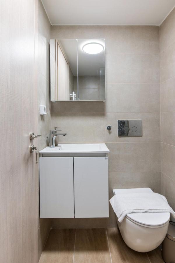 Astrea 1- Bedroom In *